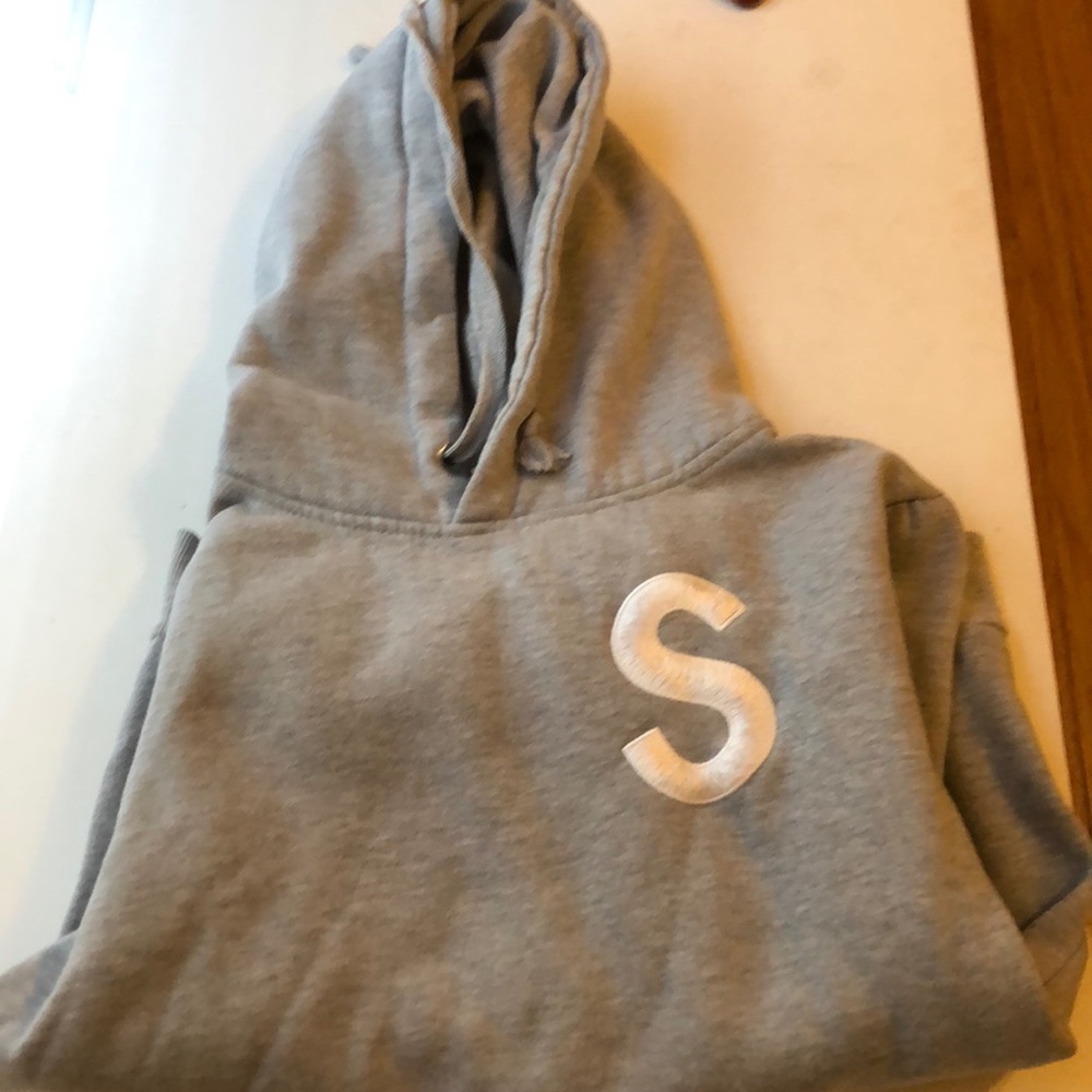 Women’s Small SUMPREME sweater